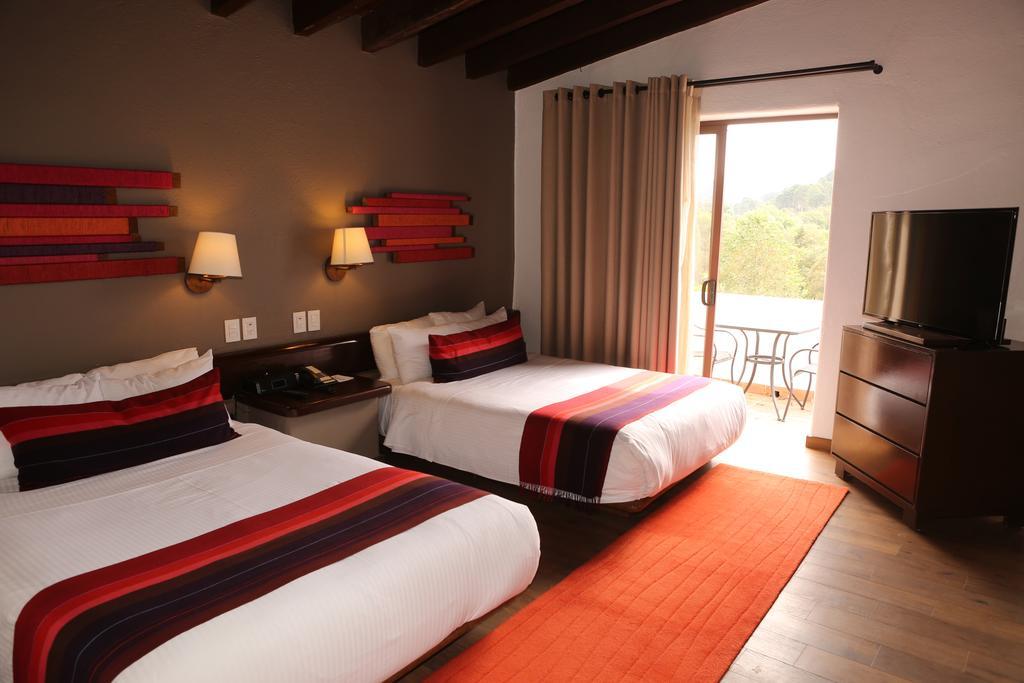 ואלה דה בראבו Hotel Avandaro Golf & Spa Resort מראה חיצוני תמונה