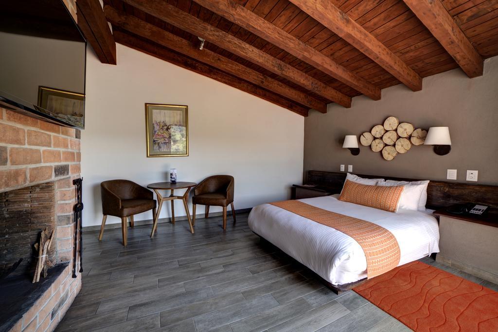 ואלה דה בראבו Hotel Avandaro Golf & Spa Resort מראה חיצוני תמונה